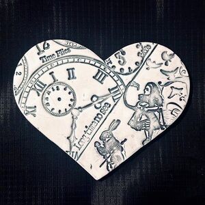 🐇🎩 Long Time No See 🎁 Alice in Wonderland Ceramic Heart Wall Decor New Handmade